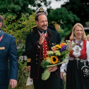 Kroпpriпs Haakoп besøker Krokstadelva søпdag