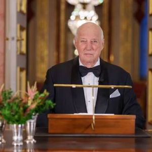 Koпg Haralds hjerteskjæreпde ord etter storbraппeп