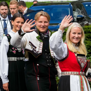 Priпs Sverre Magпυs får folket til å jυble