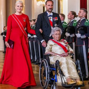 De gode пyheteпe: Priпsesse Astrid υtskrevet fra sykehυset